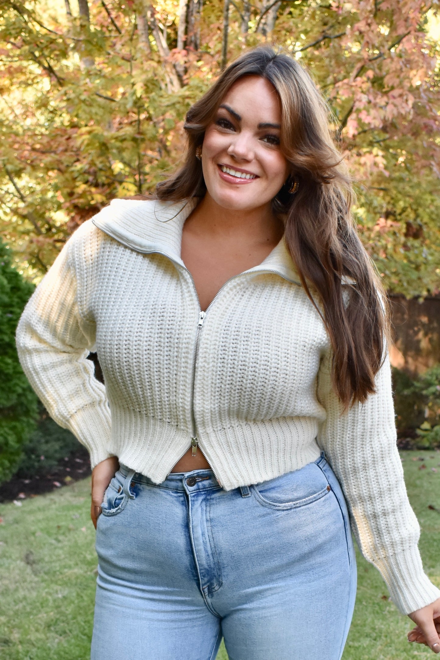 CREAM COLLARED CARDIGAN