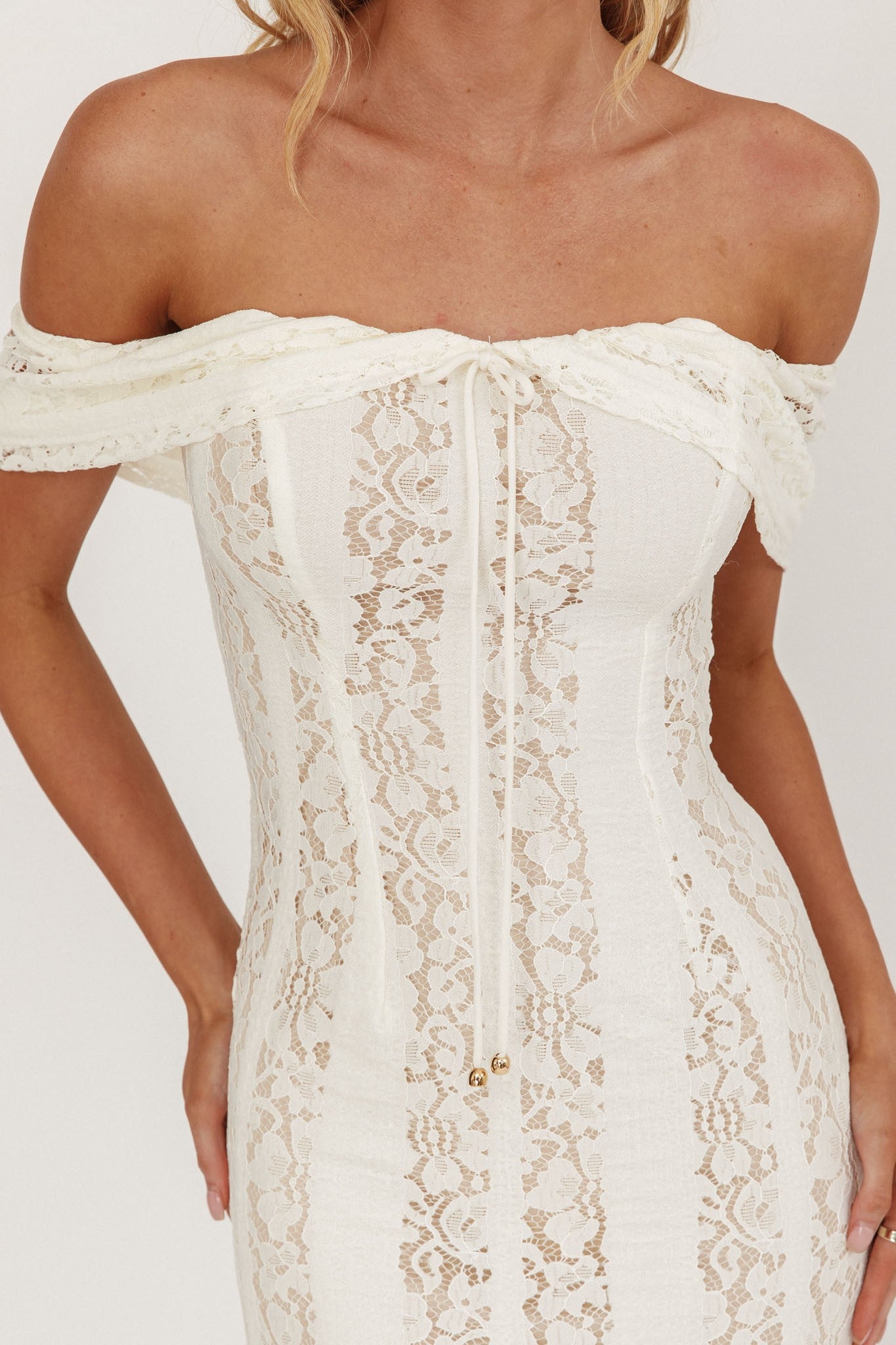LACE MAXI DRESS M LACE MAXI DRESS M