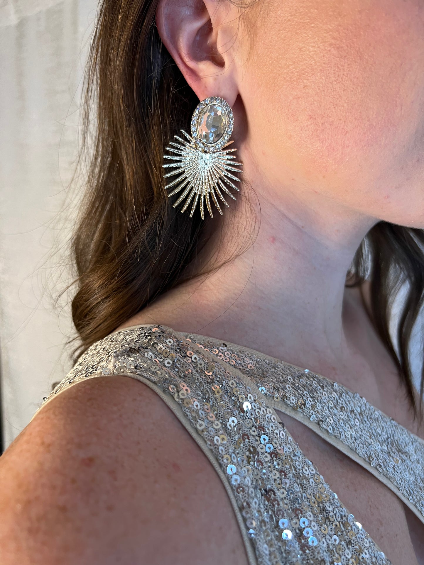 OVAL RHINESTONE EARRING