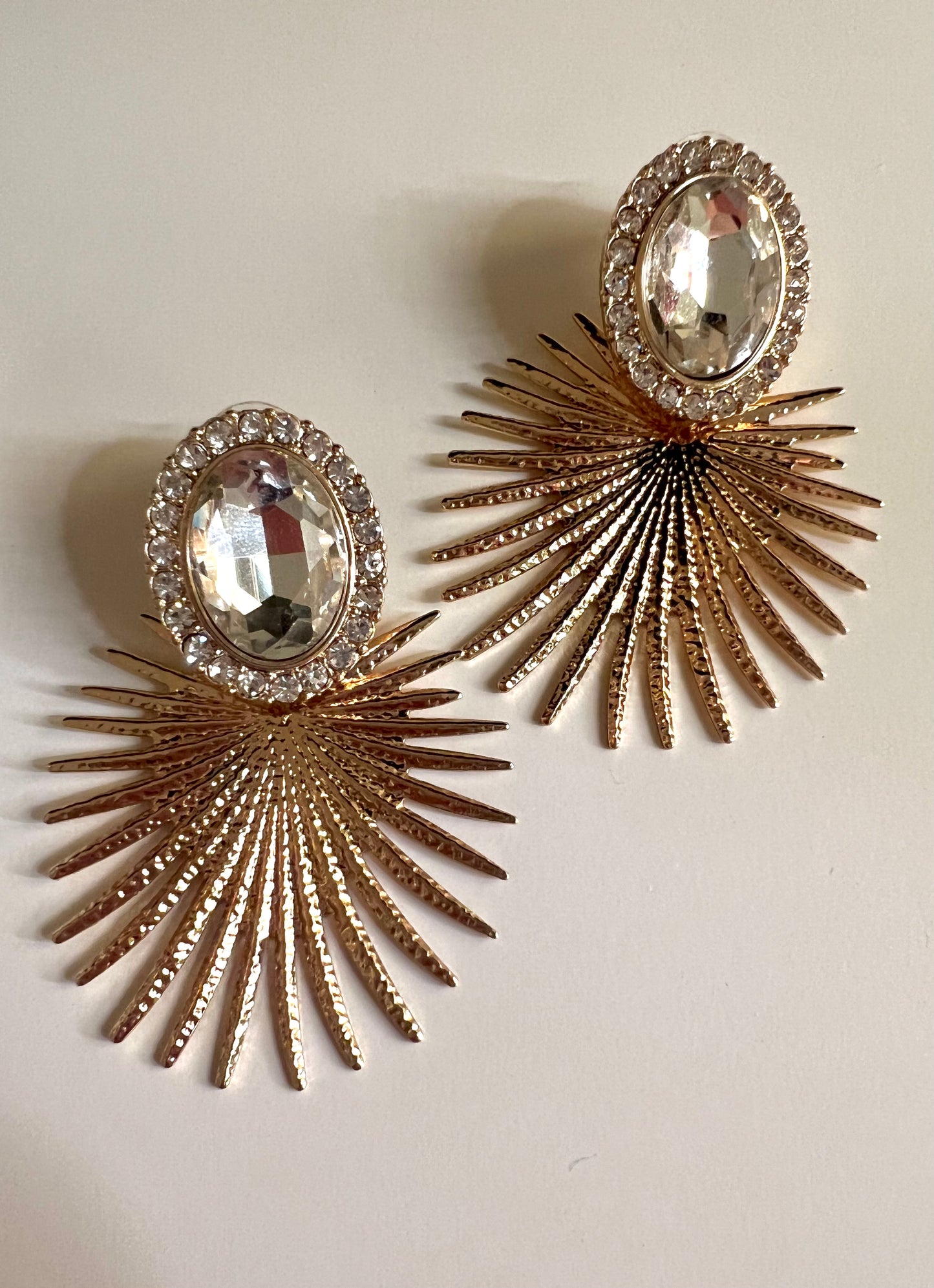 OVAL RHINESTONE EARRING