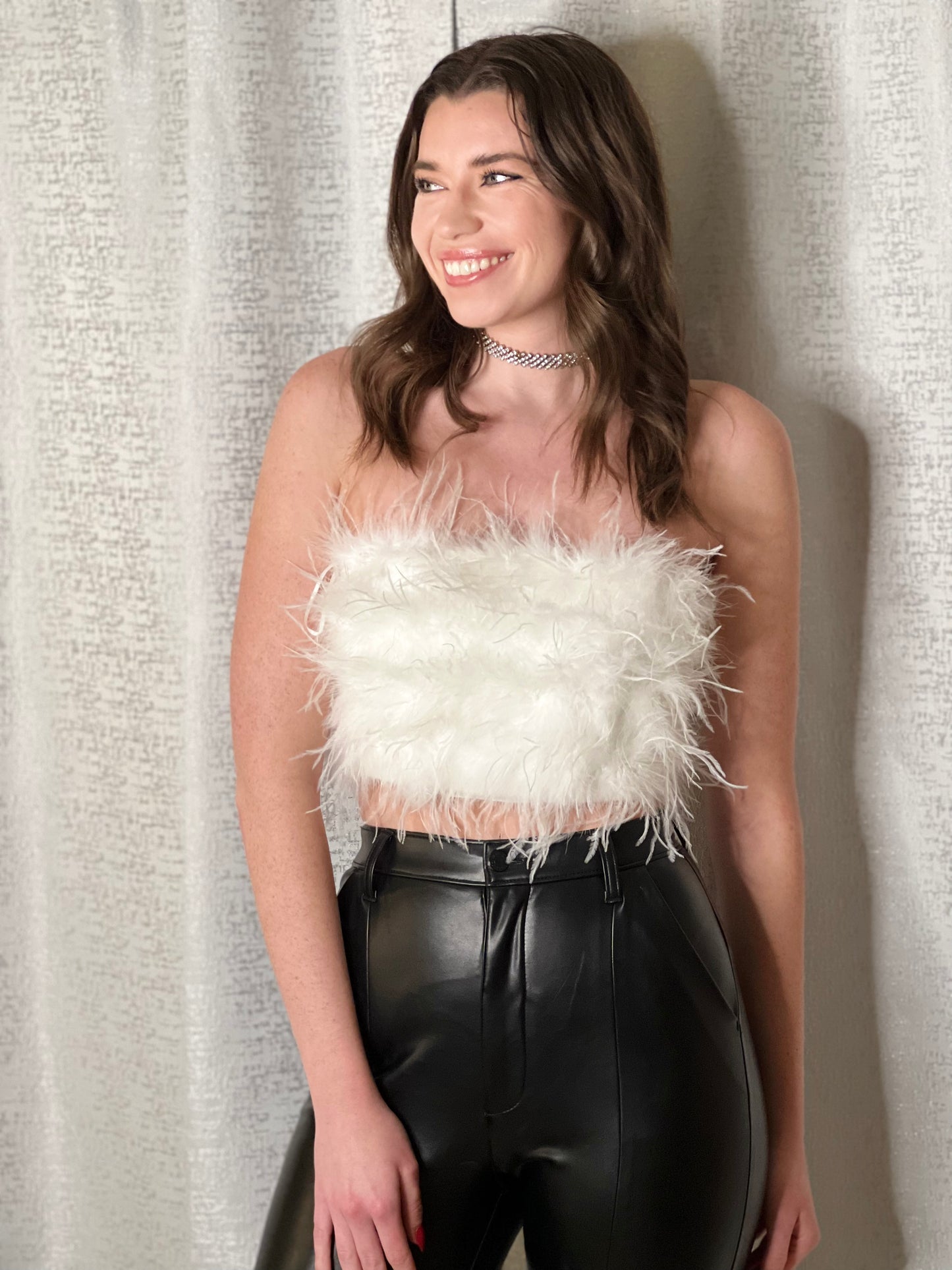 WHITE FEATHER TOP