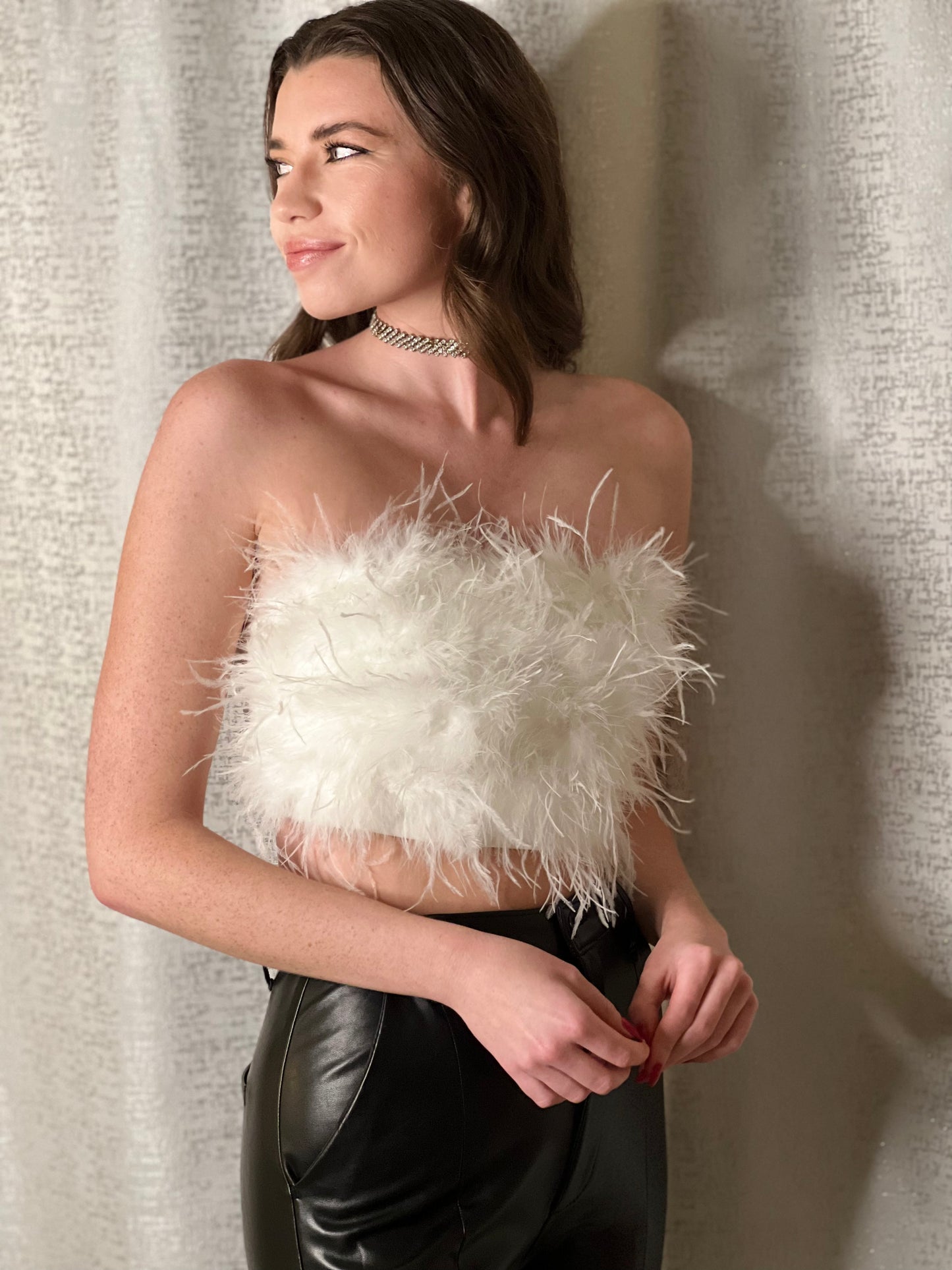 WHITE FEATHER TOP