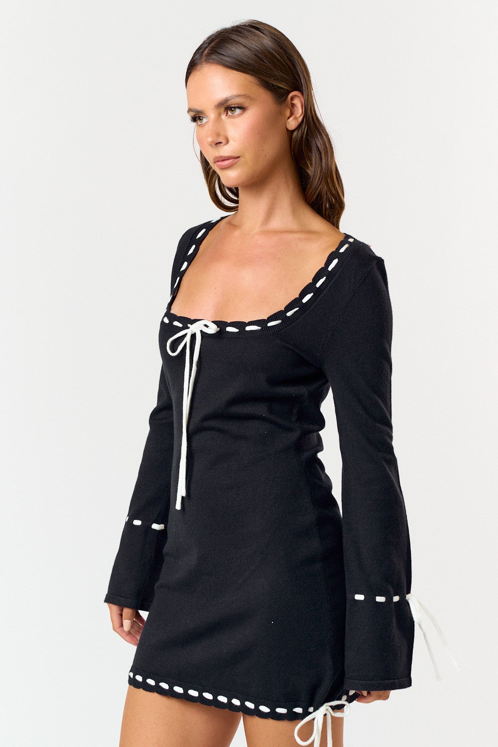 BLACK STITCHING LONG SLEEVE DRESS