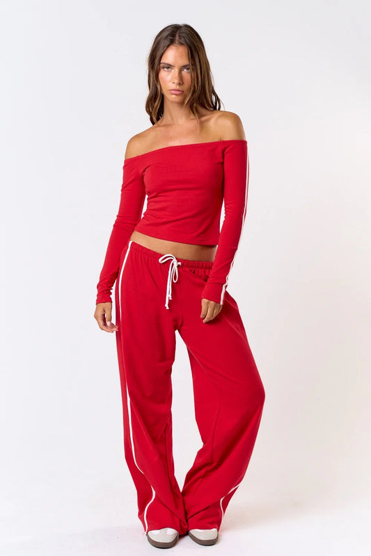 RED SWEATPANTS