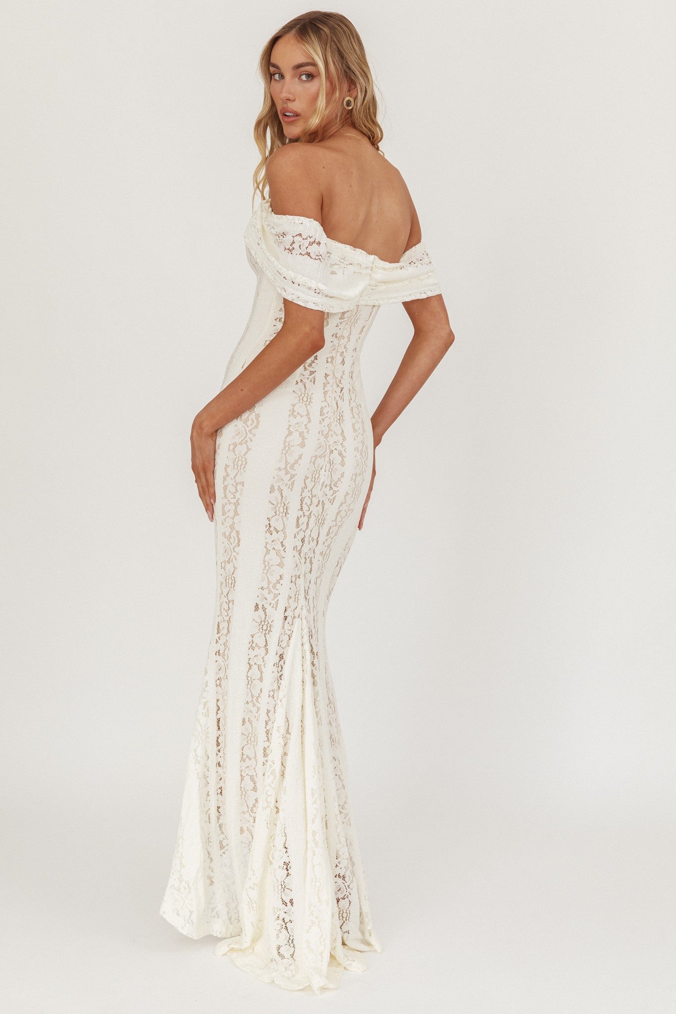 LACE MAXI DRESS M LACE MAXI DRESS M