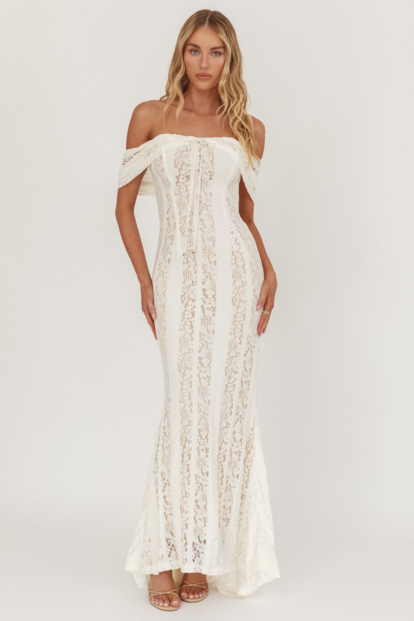 LACE MAXI DRESS M LACE MAXI DRESS M