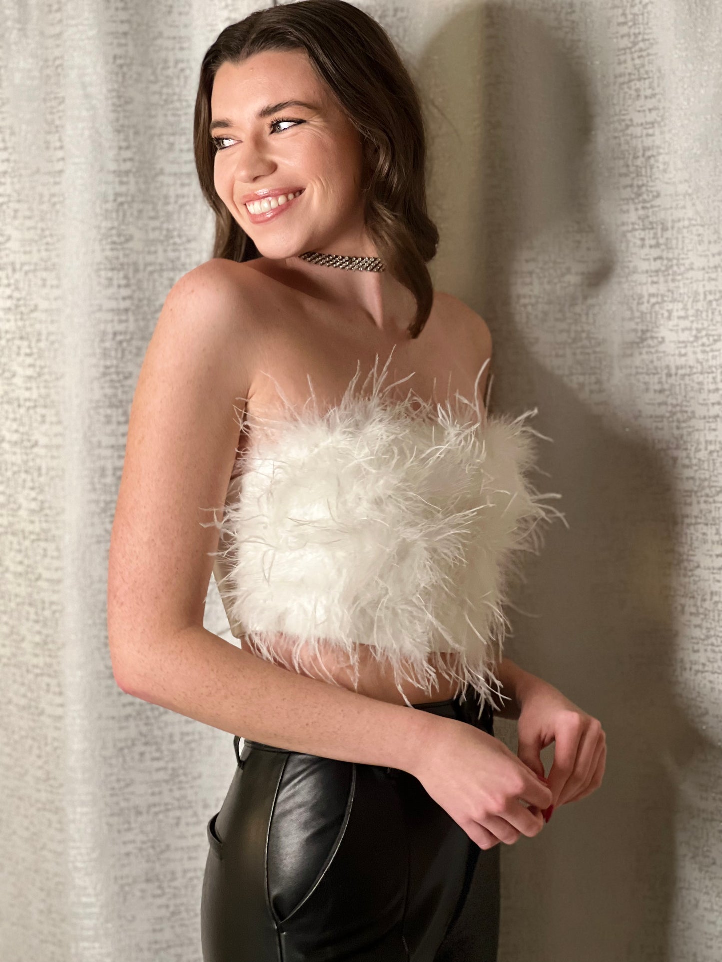 WHITE FEATHER TOP